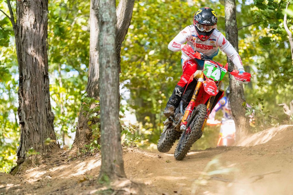 Rui barbosa fights for the runner-up in the united states gncc