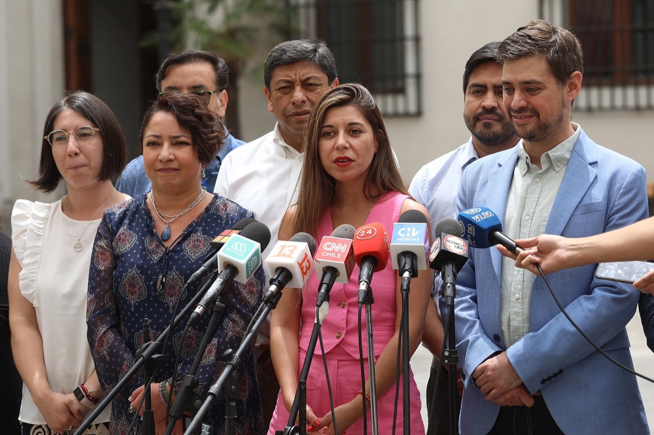 No a Dominga: Diputados y gobernadores entregan carta al Presidente ...