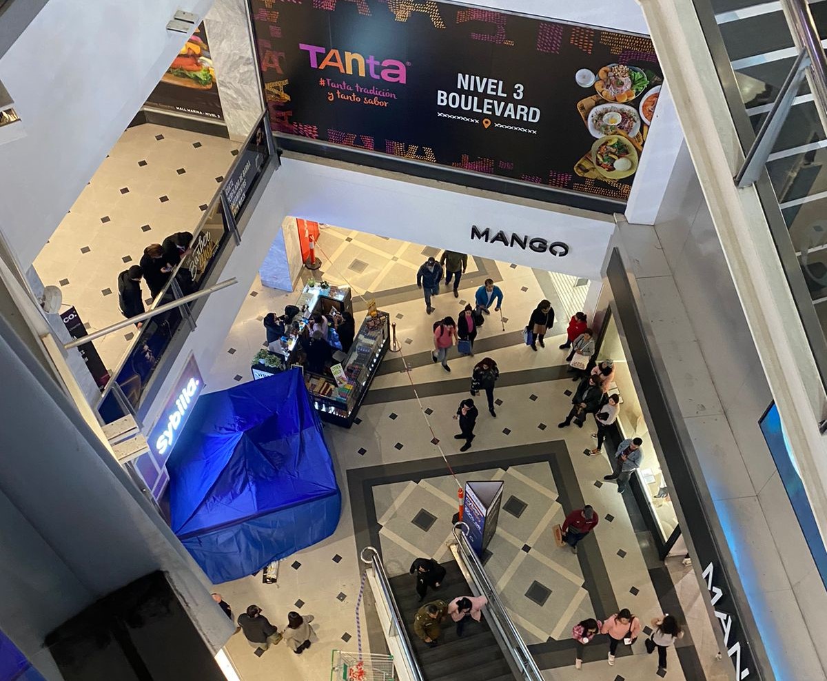 En riesgo vital joven que cayó desde tercer piso de centro comercial ...