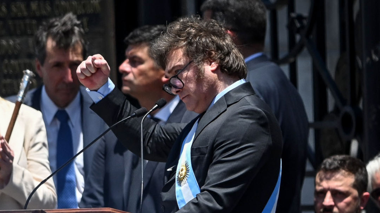 Javier Milei promulga la reforma a la ley de glaciares que plantea ...