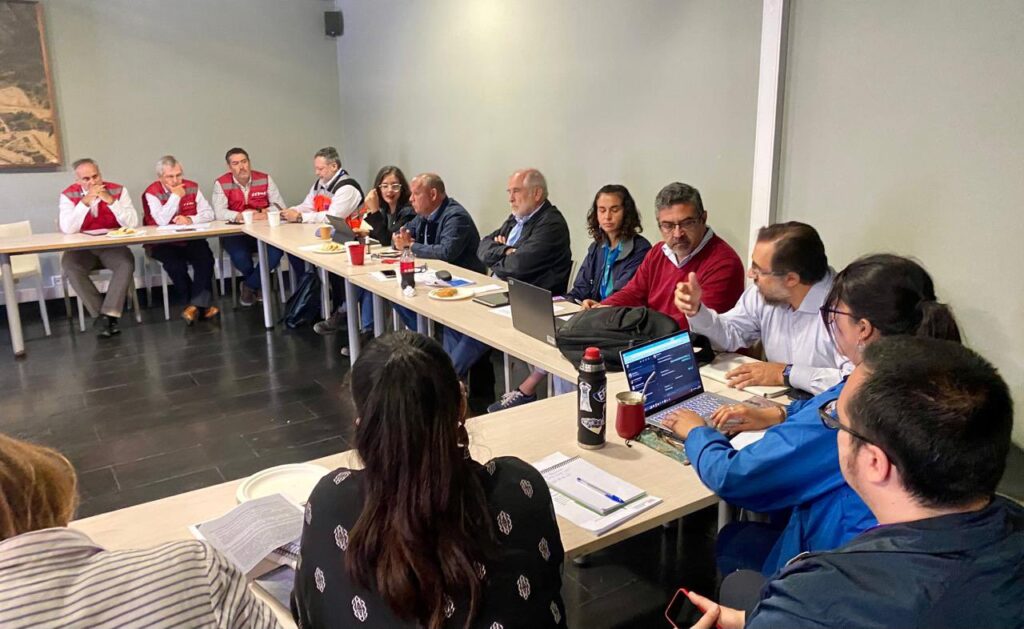 CCHC se reunió con gobernador, ministros y alcaldesas para abordar ...