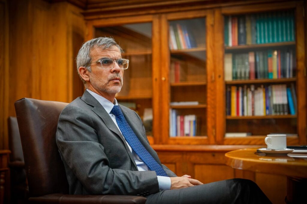 Ministro Cordero espera que general Yáñez «evalúe su renuncia» antes de ...