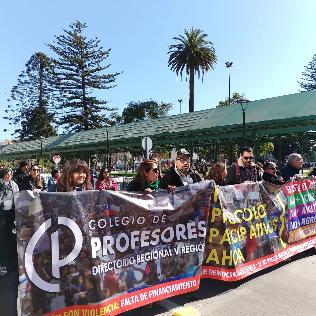 1500 trabajadores y trabajadoras de la educación se manifestaron por ...