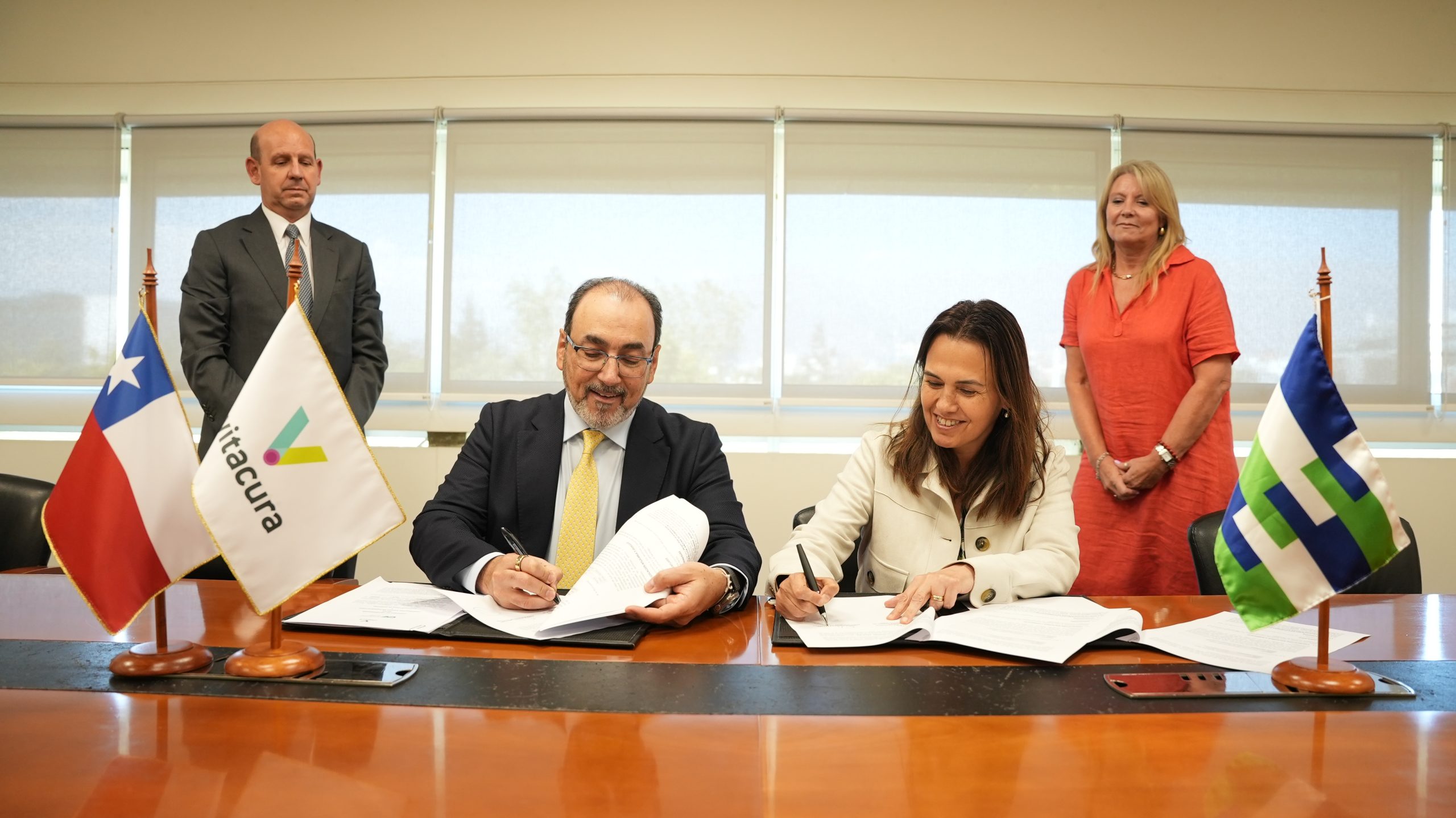 CAF y la Municipalidad de Vitacura firman un acuerdo para impulsar un ...