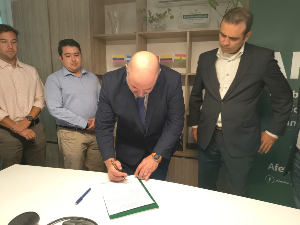 Más que remesas: AFEX y RedMigrantes firman acuerdo para humanizar el ...