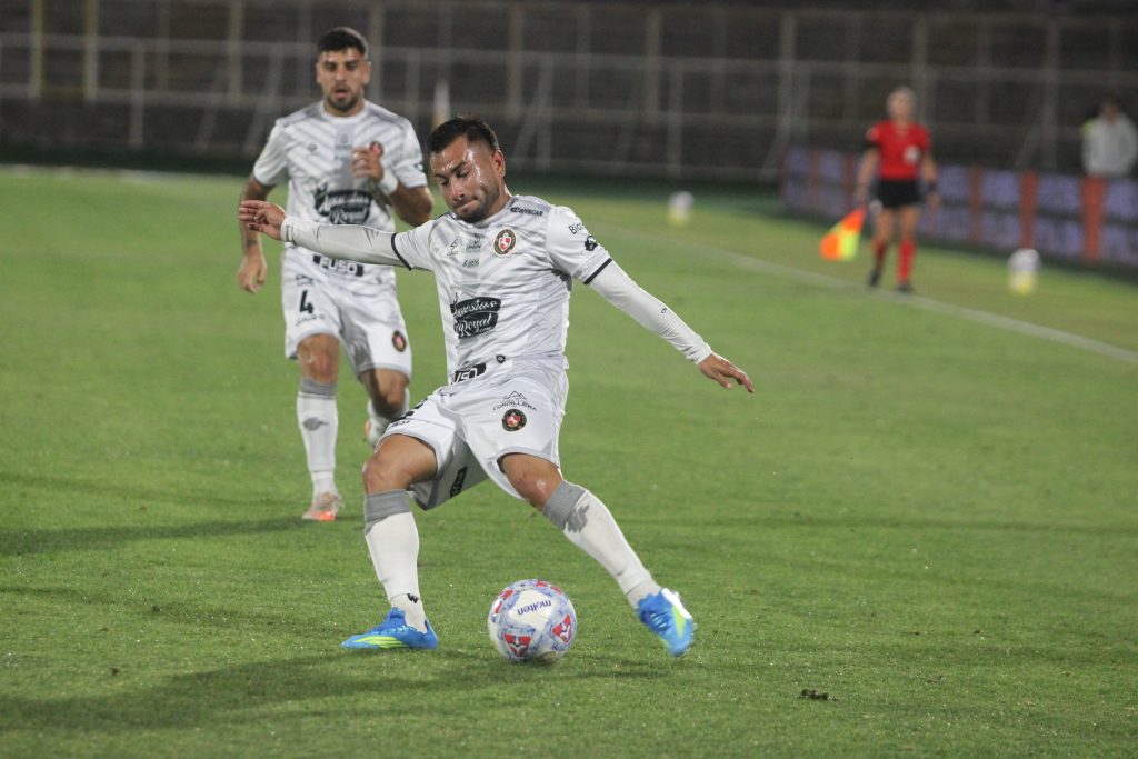 Deportes Limache cayó ante Palestino en La Cisterna y perdió opción de ...