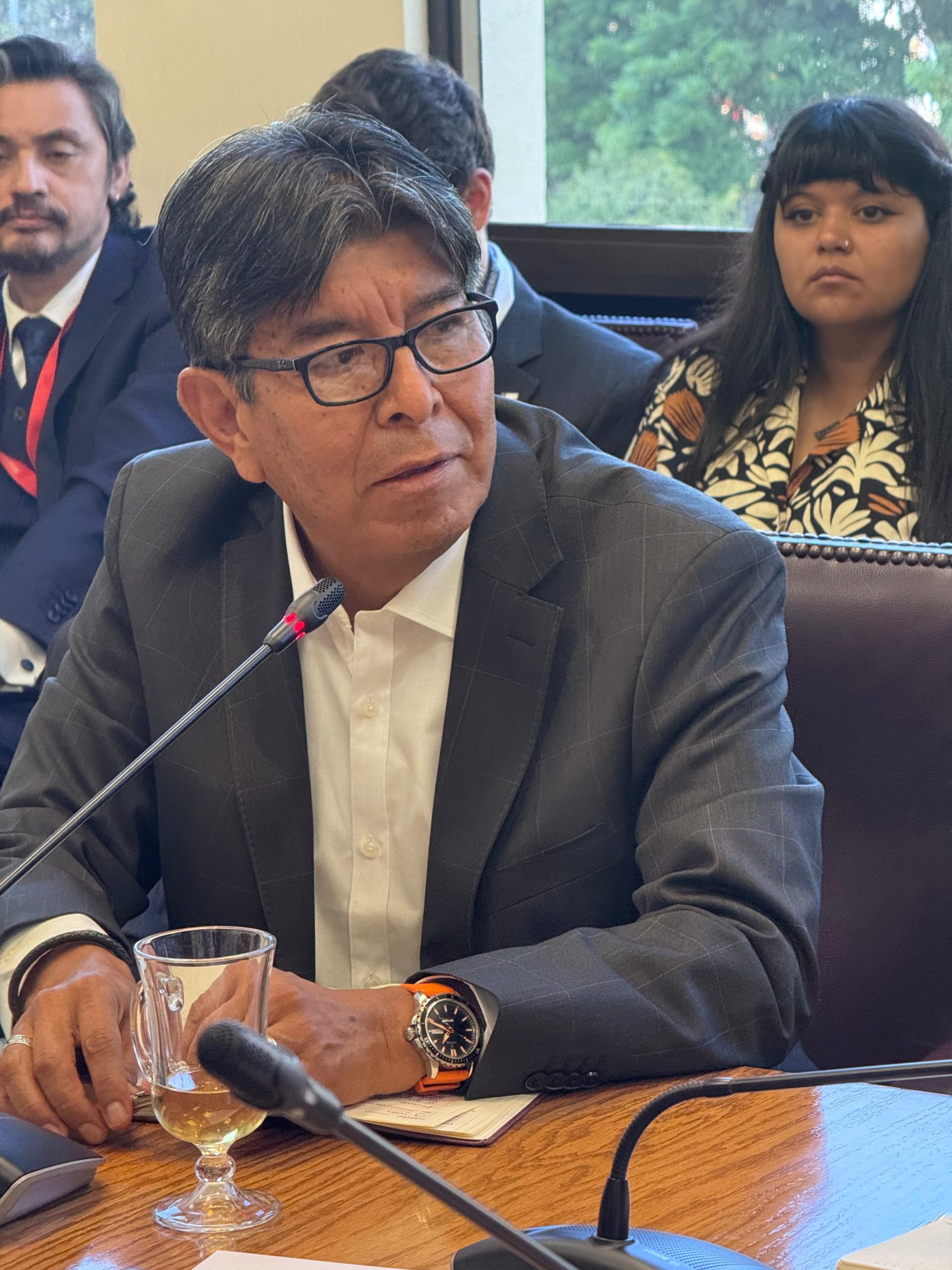 Senador Velásquez (FRVS) destacó aprobación por unanimidad de proyecto de su autoría que busca establecer por ley control de drogas en el Parlamento