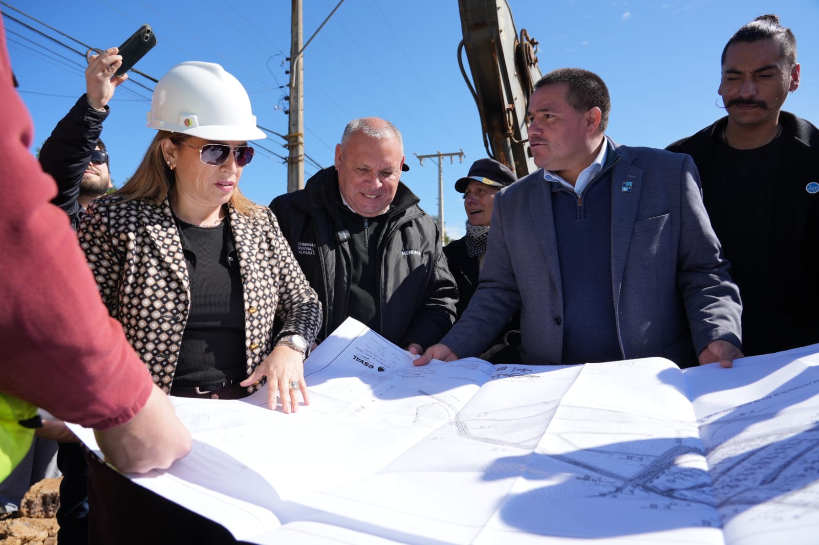 Gobernador Regional visitó importantes proyectos de alcantarillado y espacios públicos en El Quisco que cuentan con una inversión de más de $5.800 millones