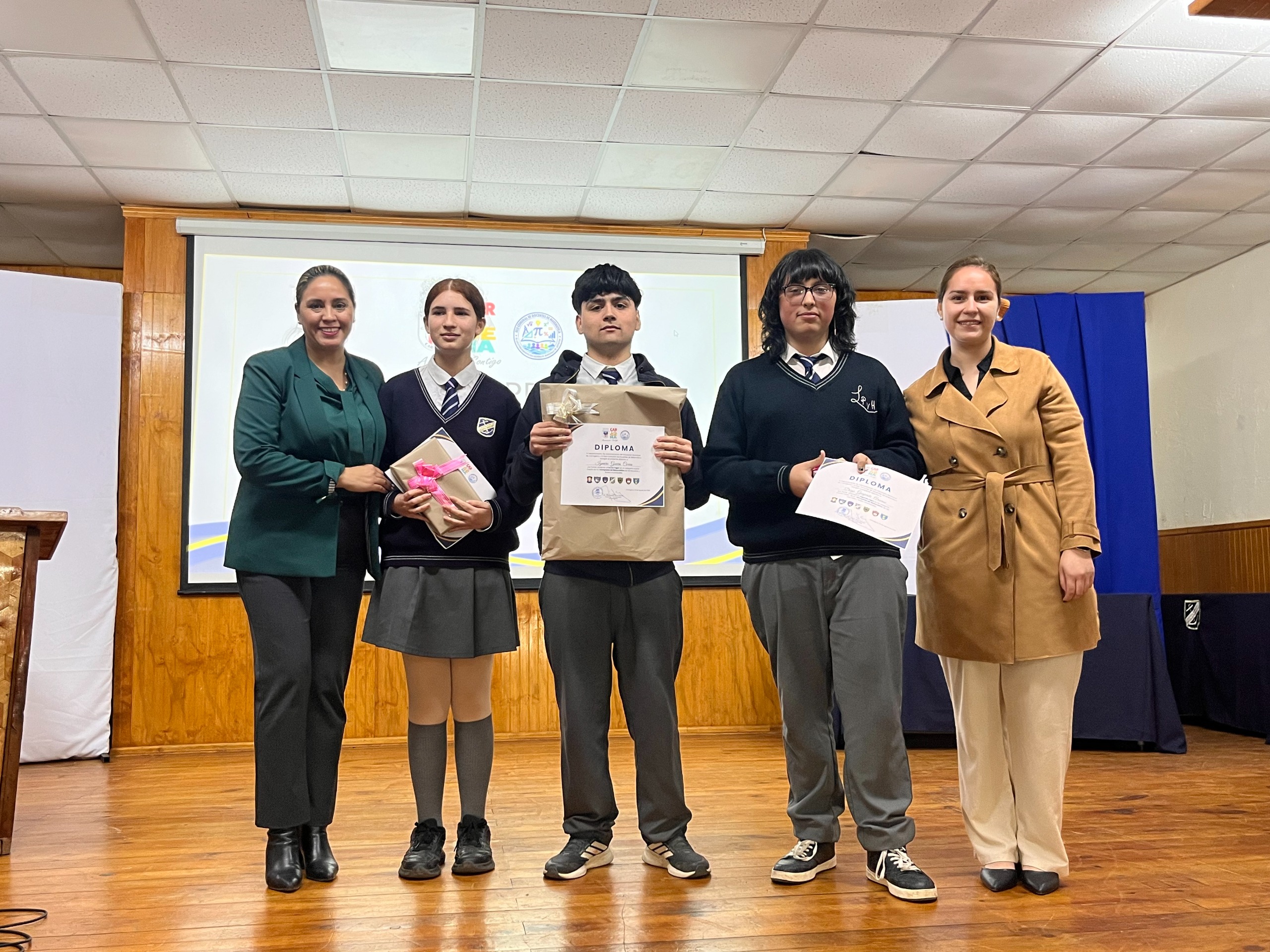 Cartagena premia a los ganadores de sus primeras Olimpiadas de Matemáticas y anuncia nuevas competencias de lenguaje e inglés