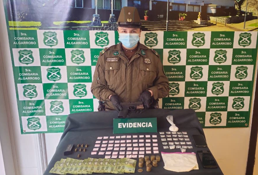 Carabineros detiene a tres sujetos con drogas y armas en Algarrobo