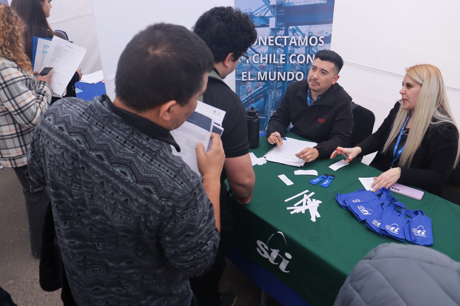 Feria Laboral OMIL movilizó a 2.800 personas en San Antonio