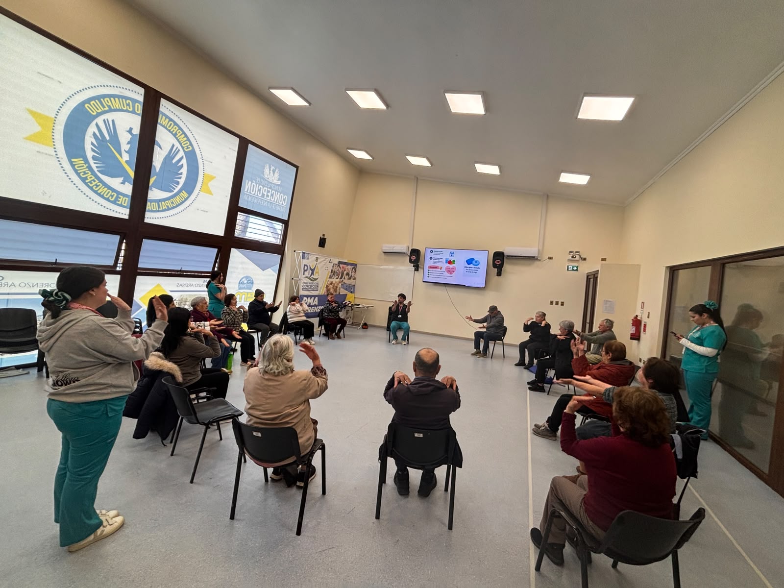 Tecnología y trabajo interdisciplinario fortalecen el autocuidado de personas mayores en Concepción