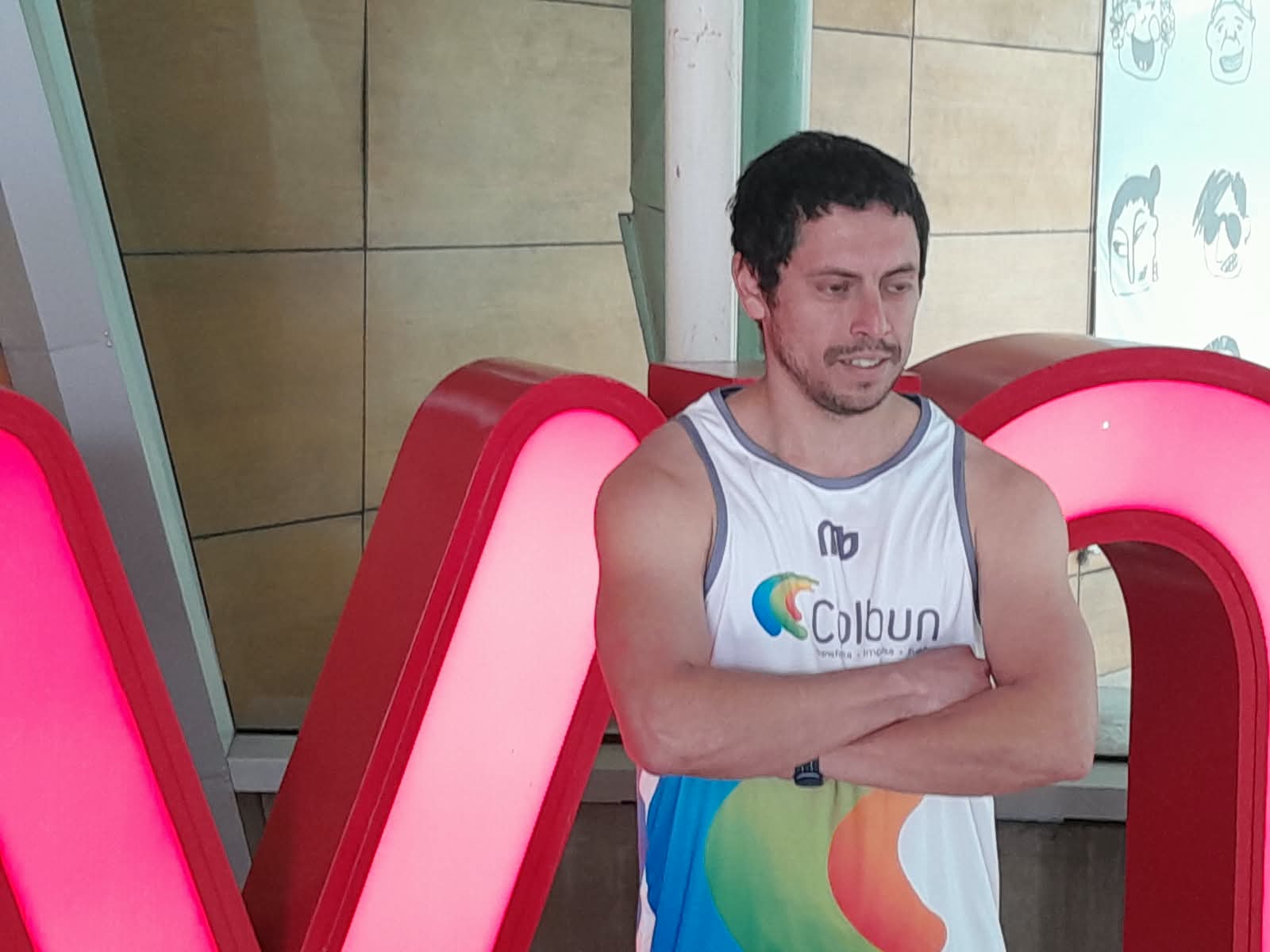 Atleta con esclerosis múltiple busca establecer un récord mundial en el Maratón de Viña del Mar